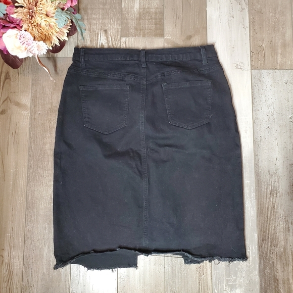Happily Grey Black Denim Raw Hem Casual Jean Skirt Size 13/30 NWOT - Picture 2 of 16